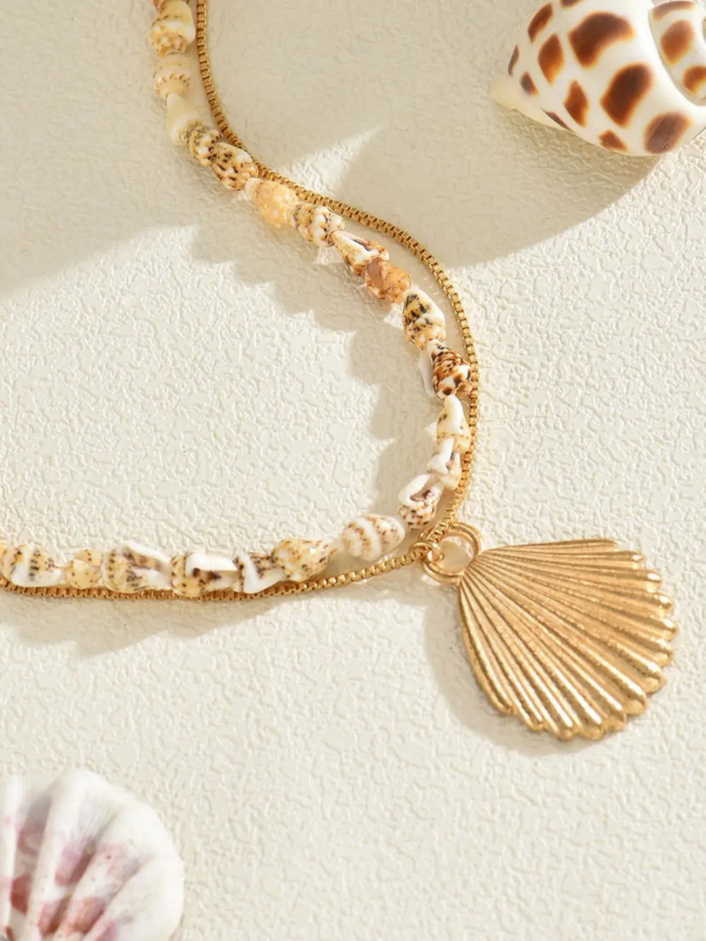 18K Gold-Plated Shell Layered Shell Pendant Necklace - Femlinza