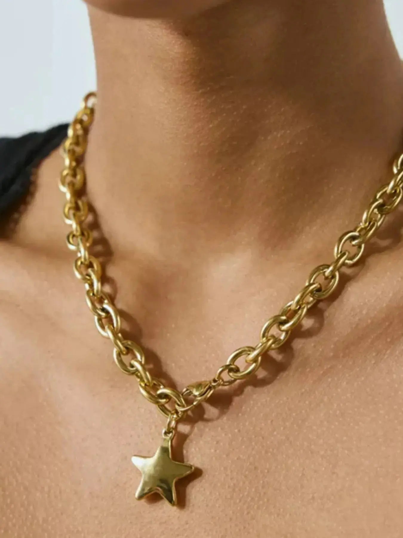 18K Gold-Plated Star Pendant Chain Necklace - Femlinza
