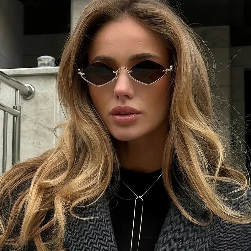 Cat Eye Sunglasses with Gold Metal Frame - Femlinza