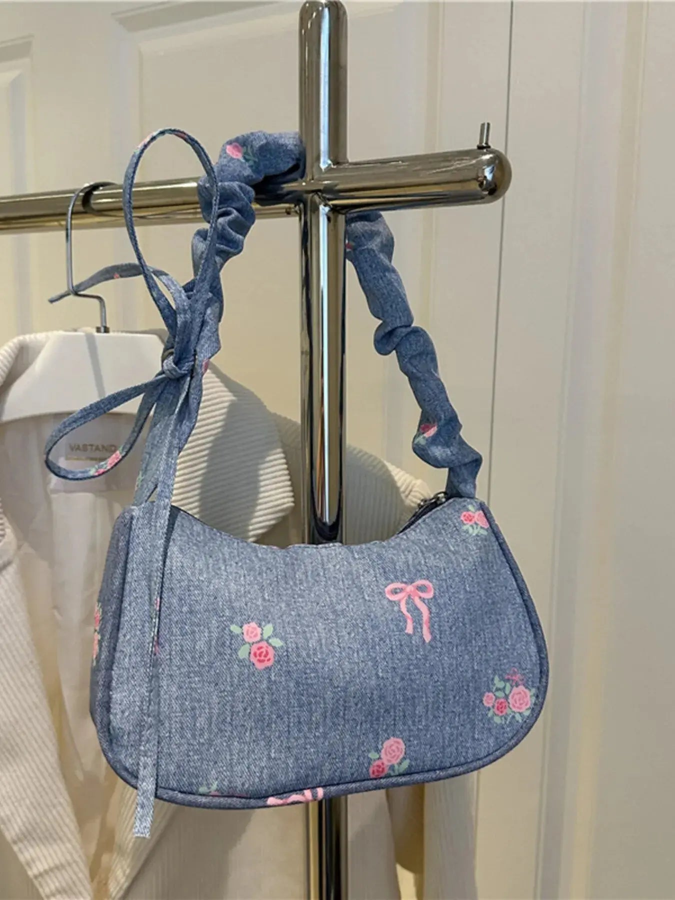 Embroidered Ruched Strap Shoulder Bag - Femlinza