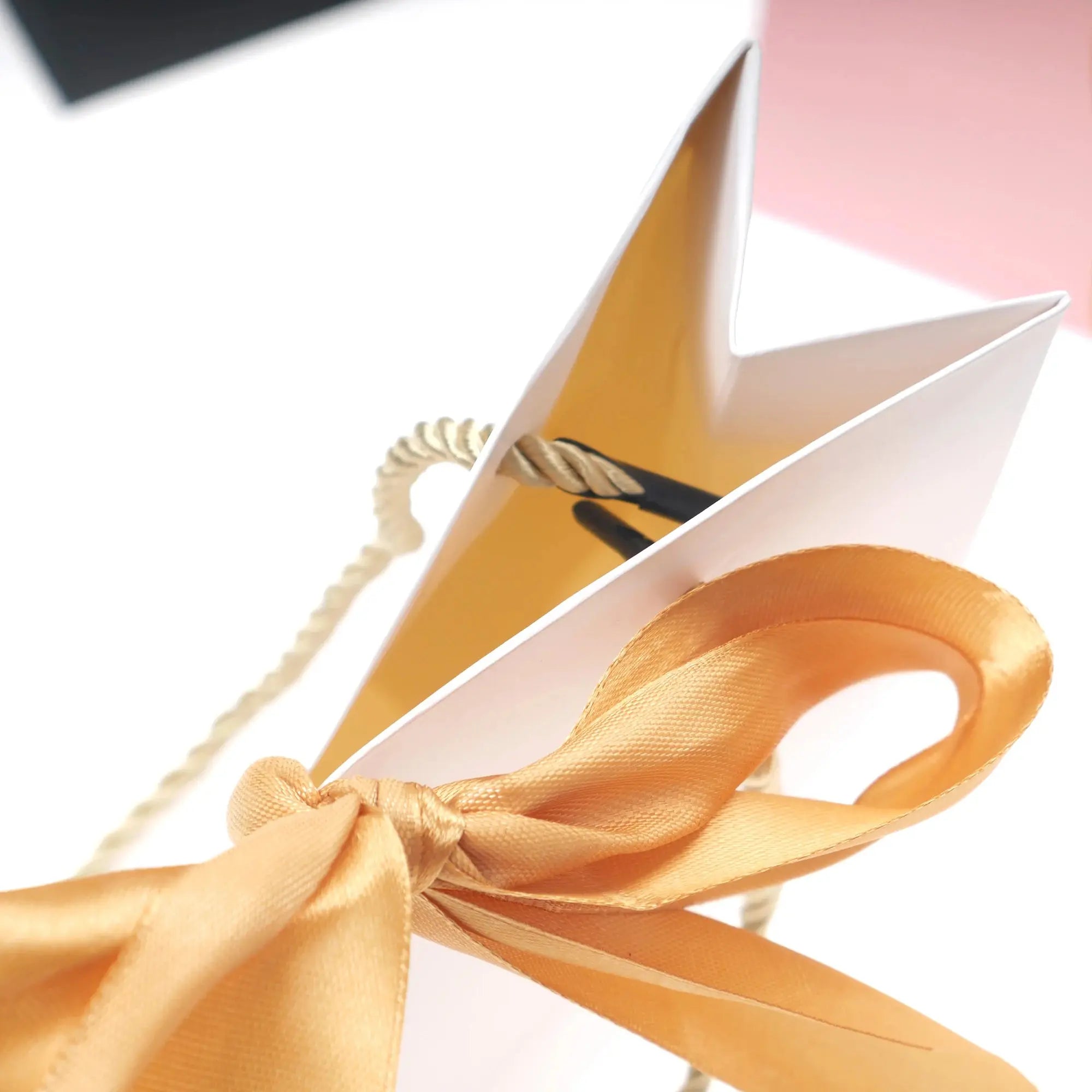 Gift Bags With Handles Paper Party Favor Handbag Bow Ribbon Jewelry Packing Birthday Wedding Graduation Celebration Present Wrap - Femlinza