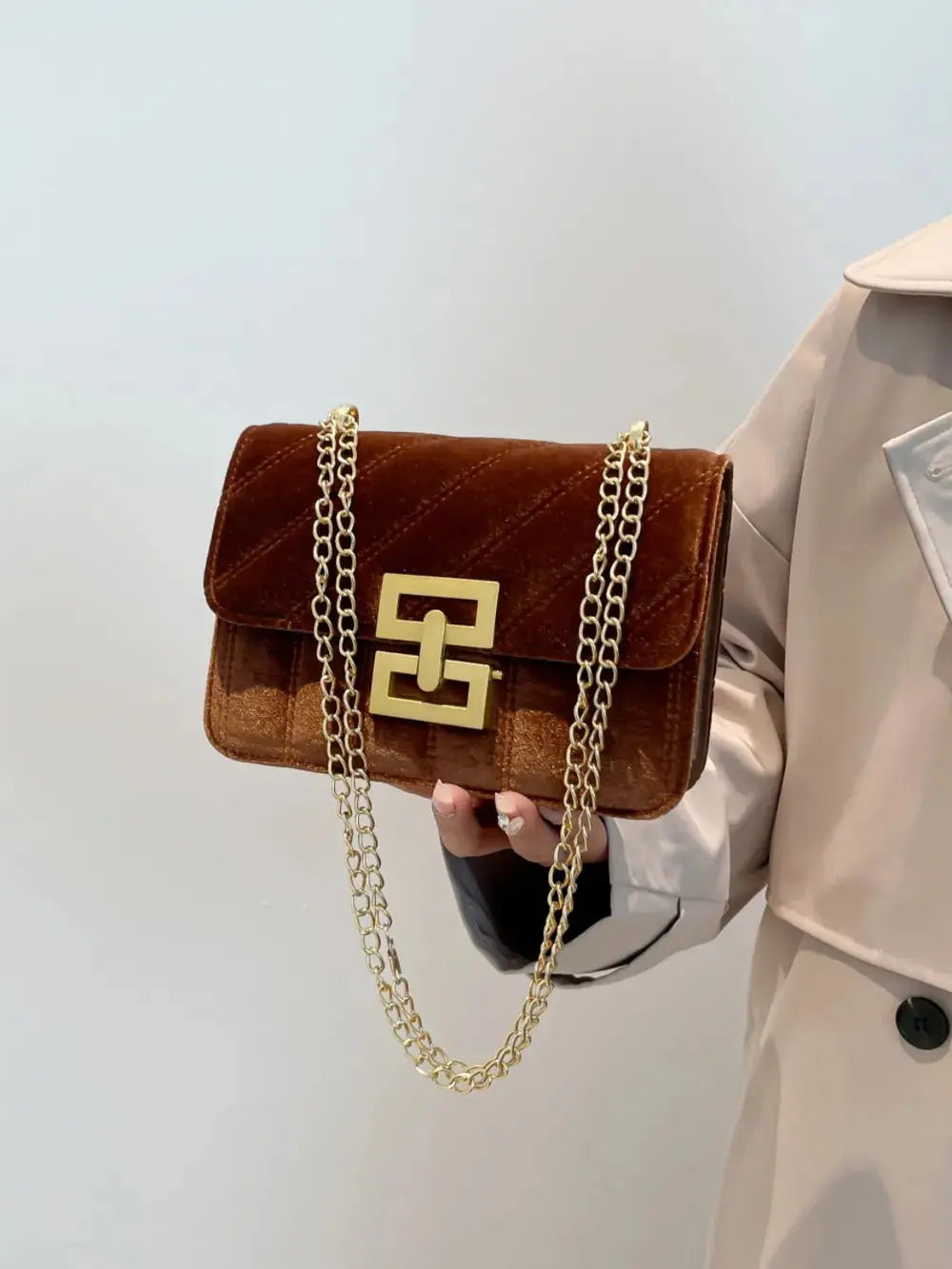 Gold Clasp Chain Shoulder Bag - Femlinza