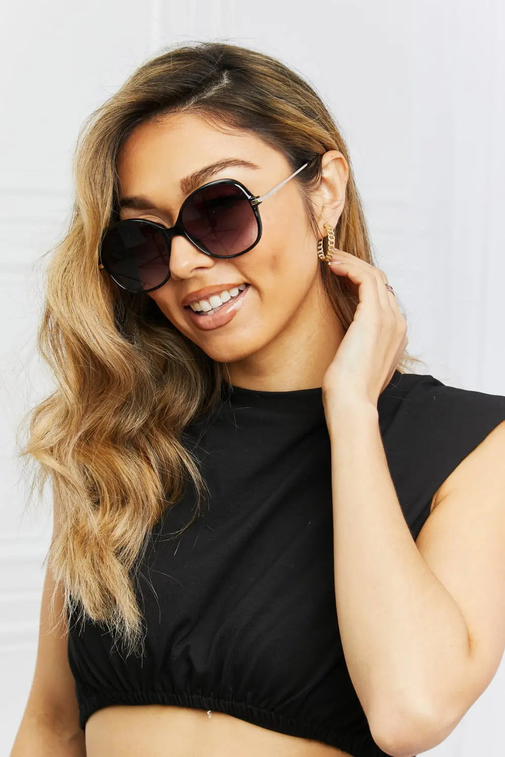 Metal-Plastic Hybrid Full Rim Sunglasses - Femlinza
