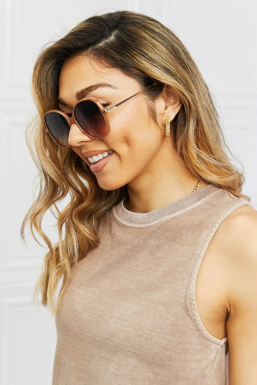 Metal-Plastic Hybrid Full Rim Sunglasses - Femlinza