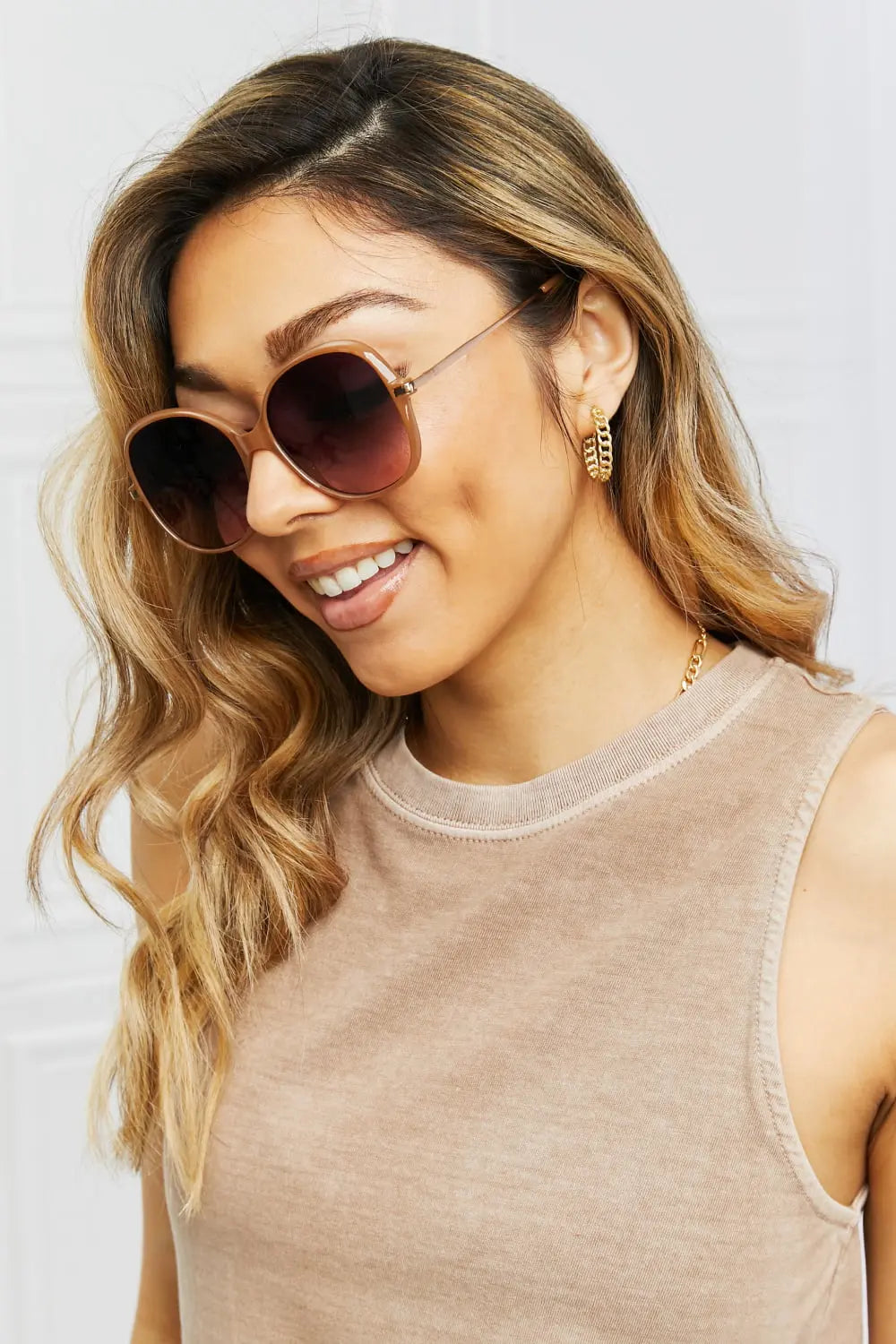 Metal-Plastic Hybrid Full Rim Sunglasses - Femlinza