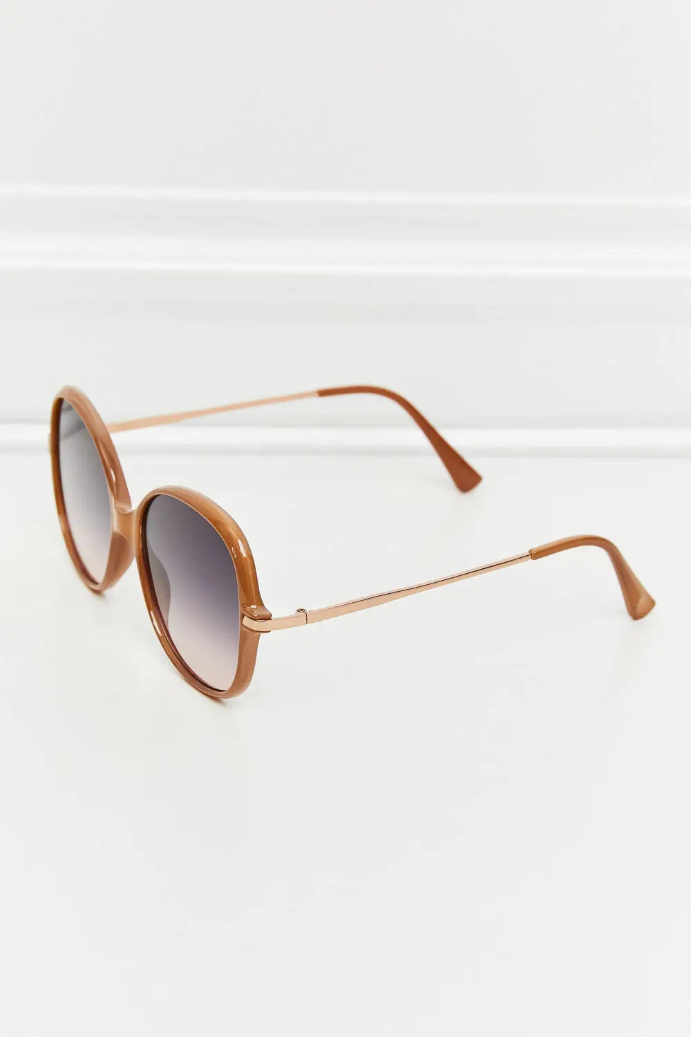 Metal-Plastic Hybrid Full Rim Sunglasses - Femlinza