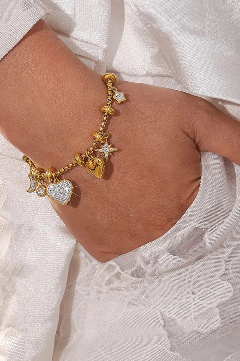 Titanium Steel Inland Zircon Heart Charm Bracelet - Femlinza